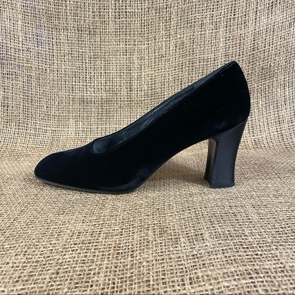 Stuart Weitzman Pumps Square Toe Black Velvet 8.5B - Picture 3 of 11